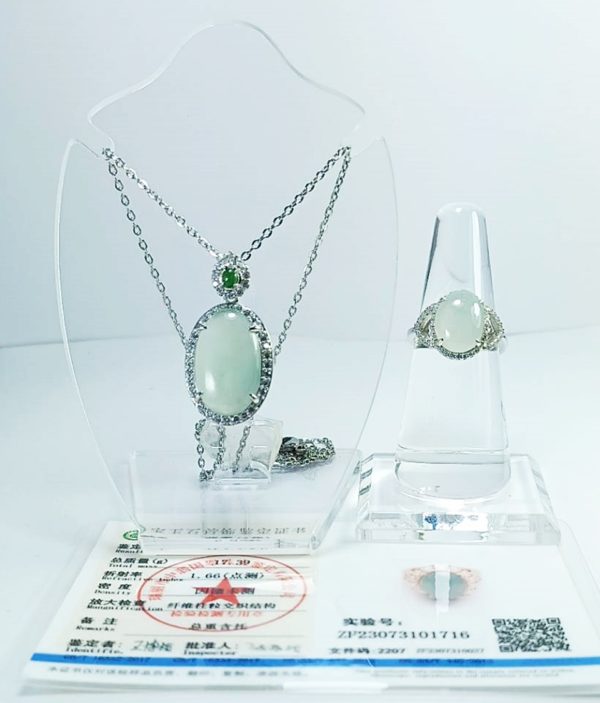 A163- 女性項鍊戒指套組 (蛋面底子晴底偏微藍卻能在裏面飄出陽綠色的奧妙)