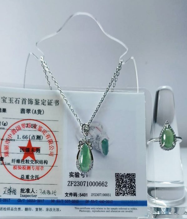A159 - 女性項鍊戒指套組 (天然緬甸品種夠老才能養出冰透內飄陽綠翡翠)