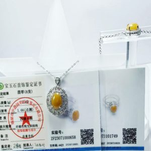 A160- 女性項鍊手鍊黃翡飾品套組 . 溫潤的黃翡是地底下難得形成的結晶物